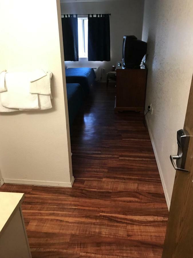 ספארקס Windsor Inn מראה חיצוני תמונה